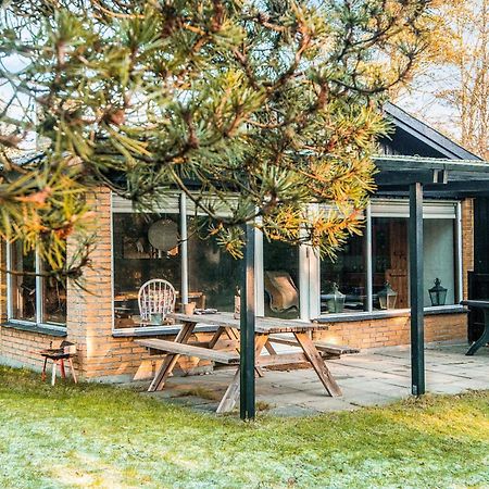 2 Person Holiday Home In Tarm Fjerbaek ภายนอก รูปภาพ