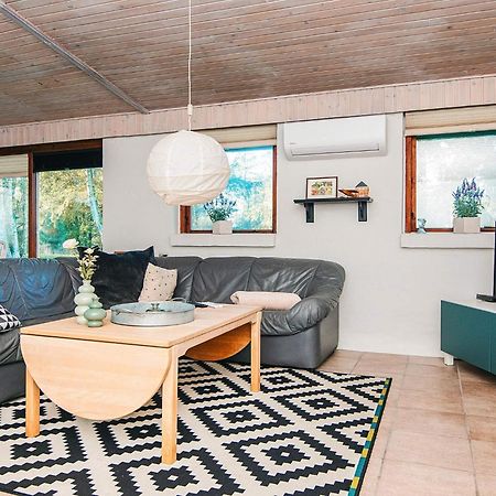 2 Person Holiday Home In Tarm Fjerbaek ภายนอก รูปภาพ